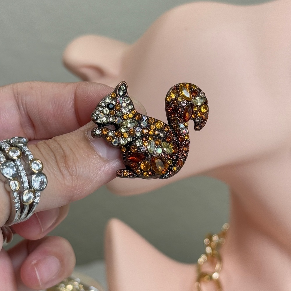 Sparkling Squirrel Brooch with Gem Accents Squirrel - Picture 6 of 7